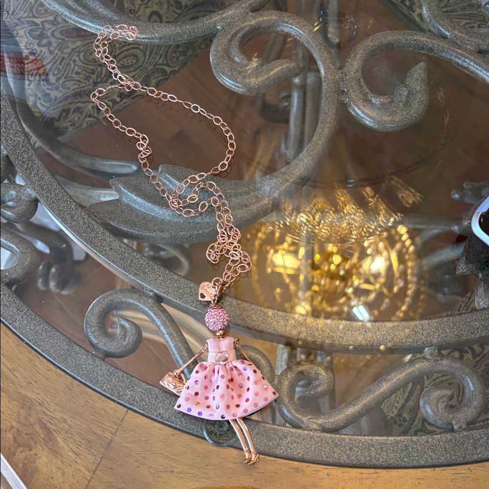 Le Amiche Rose Gold-tone Swar Sim. Pink Strass Crystal Chev Doll Charm w/chain - Picture 8 of 8